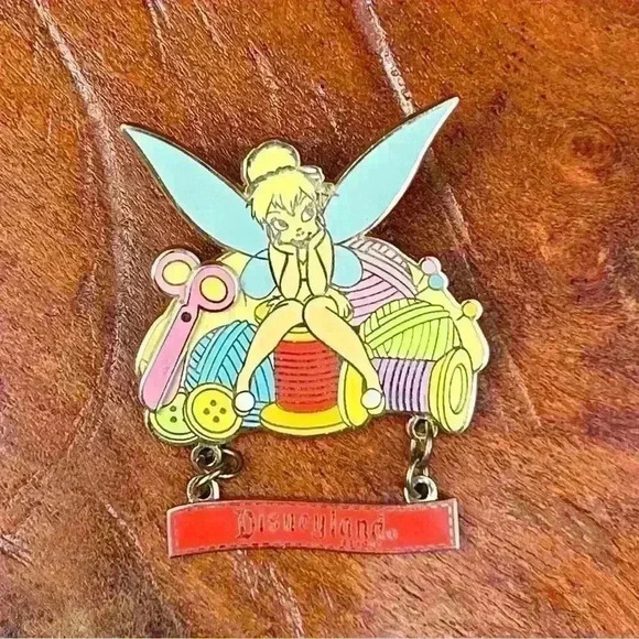 Tinker Bell Disney Trading Pin Sewing Scissors 2007 - Picture 1 of 7